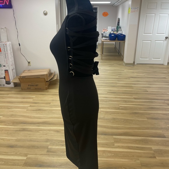 Hi Everyone!! Wondering if I should Sell on Poshmark!! What Do You Think?? - Picture 2 of 16